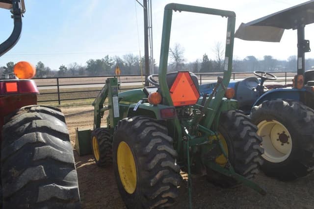 Image of John Deere 790 equipment image 1