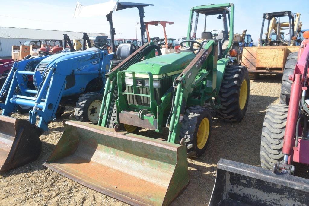 John Deere 790 Equipment Image0