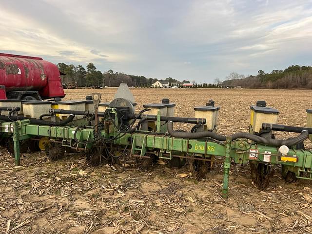 Image of John Deere 7300 equipment image 3