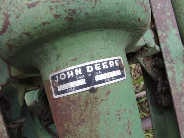 Image of John Deere 8 equipment image 4