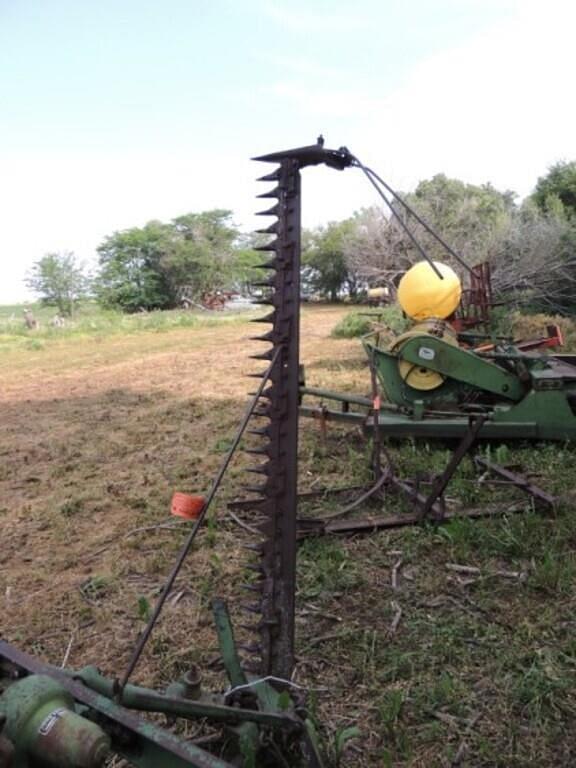 Image of John Deere 8 equipment image 3