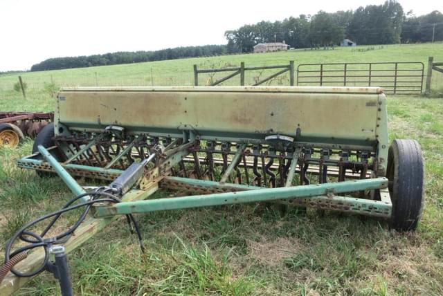 Image of John Deere 8000 equipment image 1
