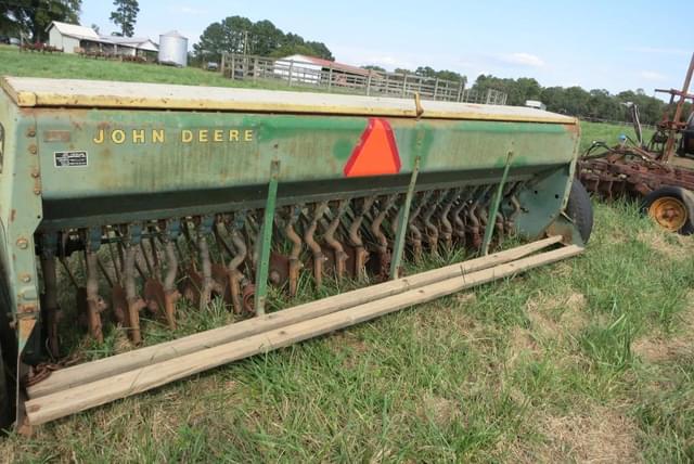 Image of John Deere 8000 equipment image 3