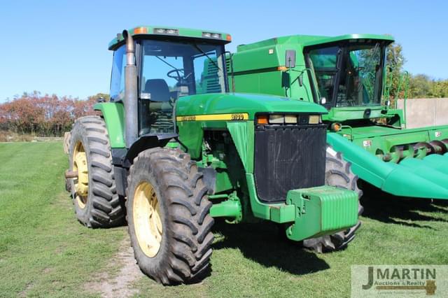 Image of John Deere 8100 equipment image 1