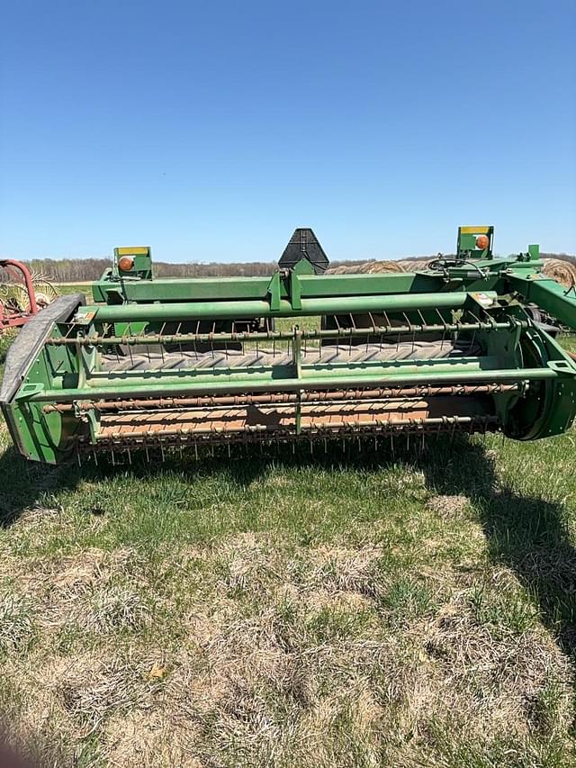 Image of John Deere 820 equipment image 2