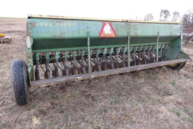 Image of John Deere 8200 equipment image 4