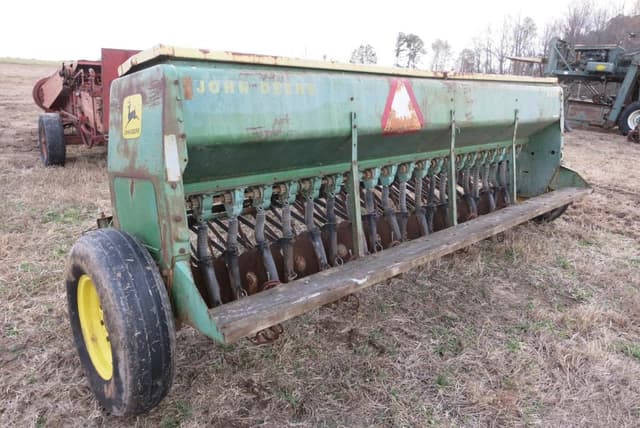 Image of John Deere 8200 equipment image 3