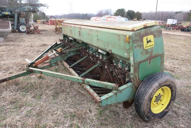 Image of John Deere 8200 equipment image 2