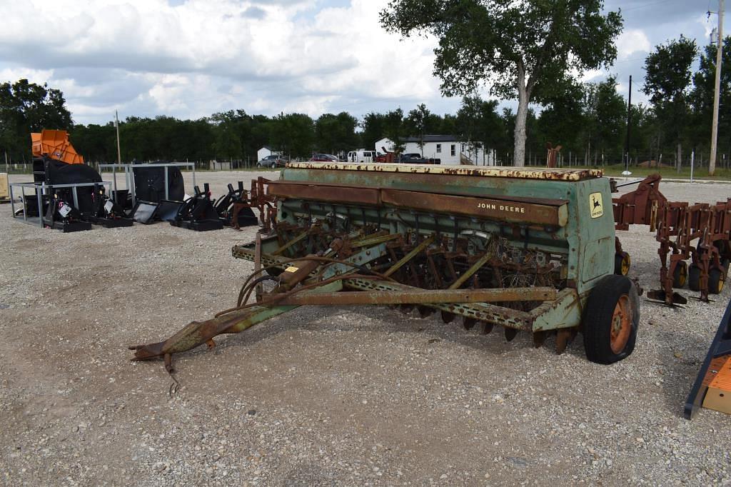 Image of John Deere 8200 Primary image