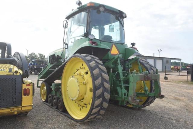 Image of John Deere 8220T equipment image 1
