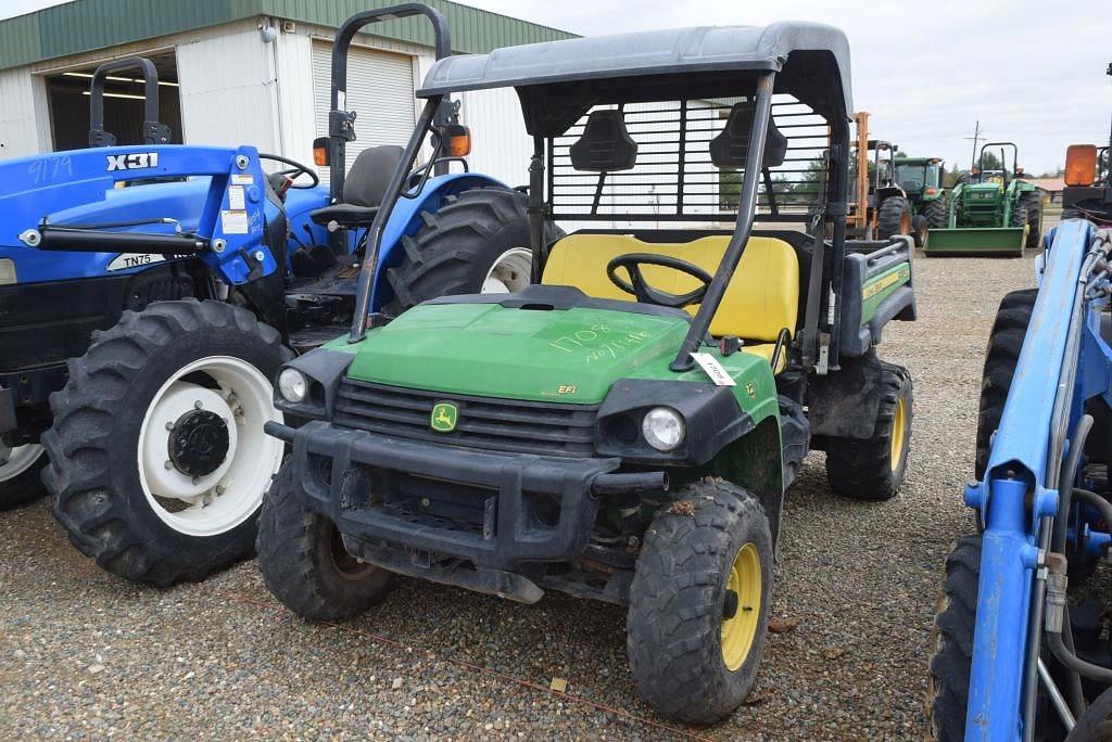 Image of John Deere Gator 825 Primary image