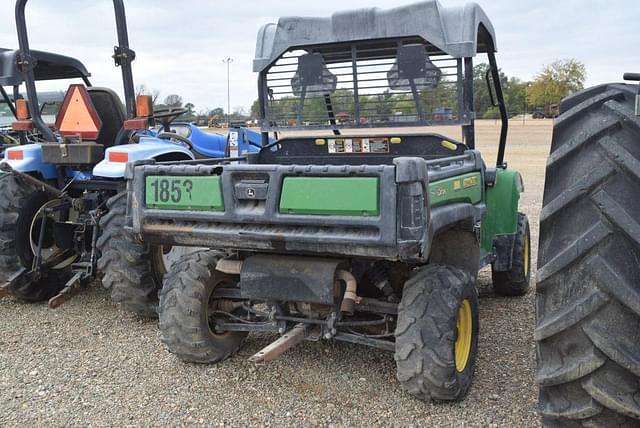 Image of John Deere Gator 825 equipment image 2