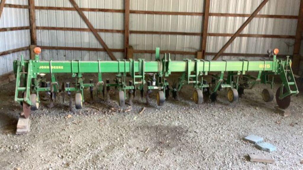Image of John Deere 825 Image 0