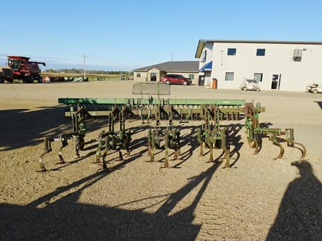 Image of John Deere 825 equipment image 4