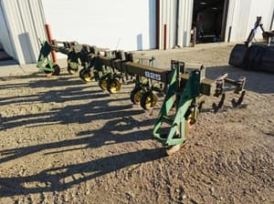 John Deere 825 Image