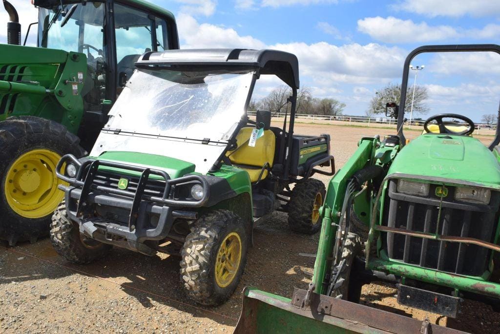 Main image John Deere Gator XUV 825i