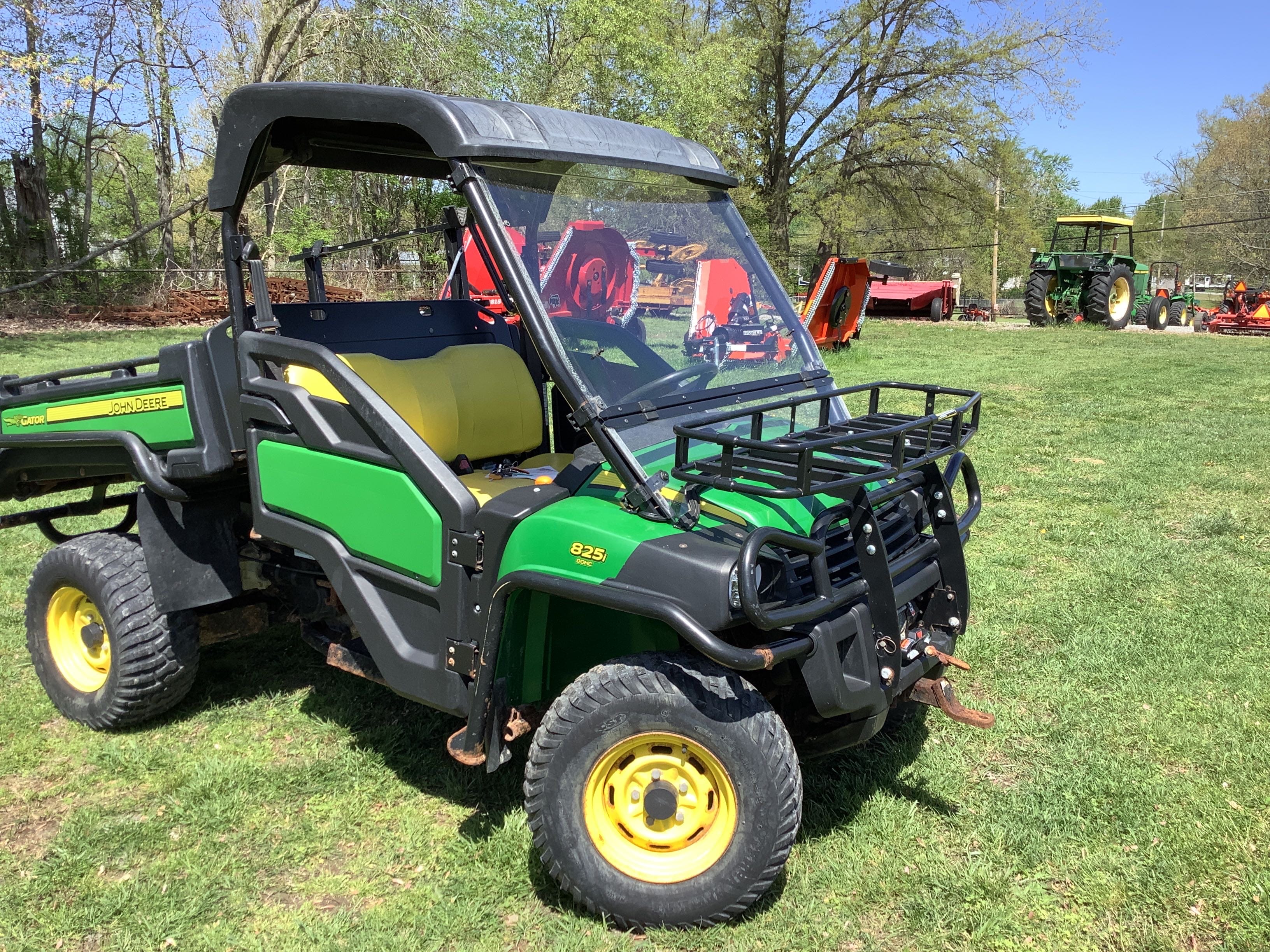 Main image John Deere Gator XUV 825i