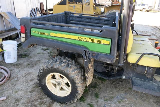 Image of John Deere Gator XUV 825i equipment image 4