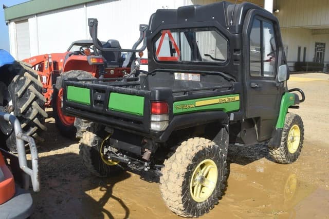 Image of John Deere Gator XUV 825i equipment image 2