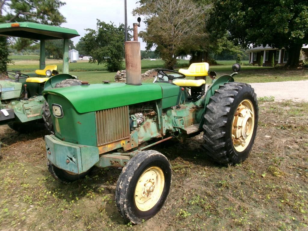 Image of John Deere 830 Primary image