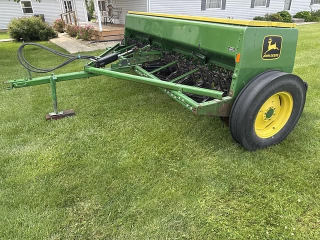 Image of John Deere 8300 equipment image 1
