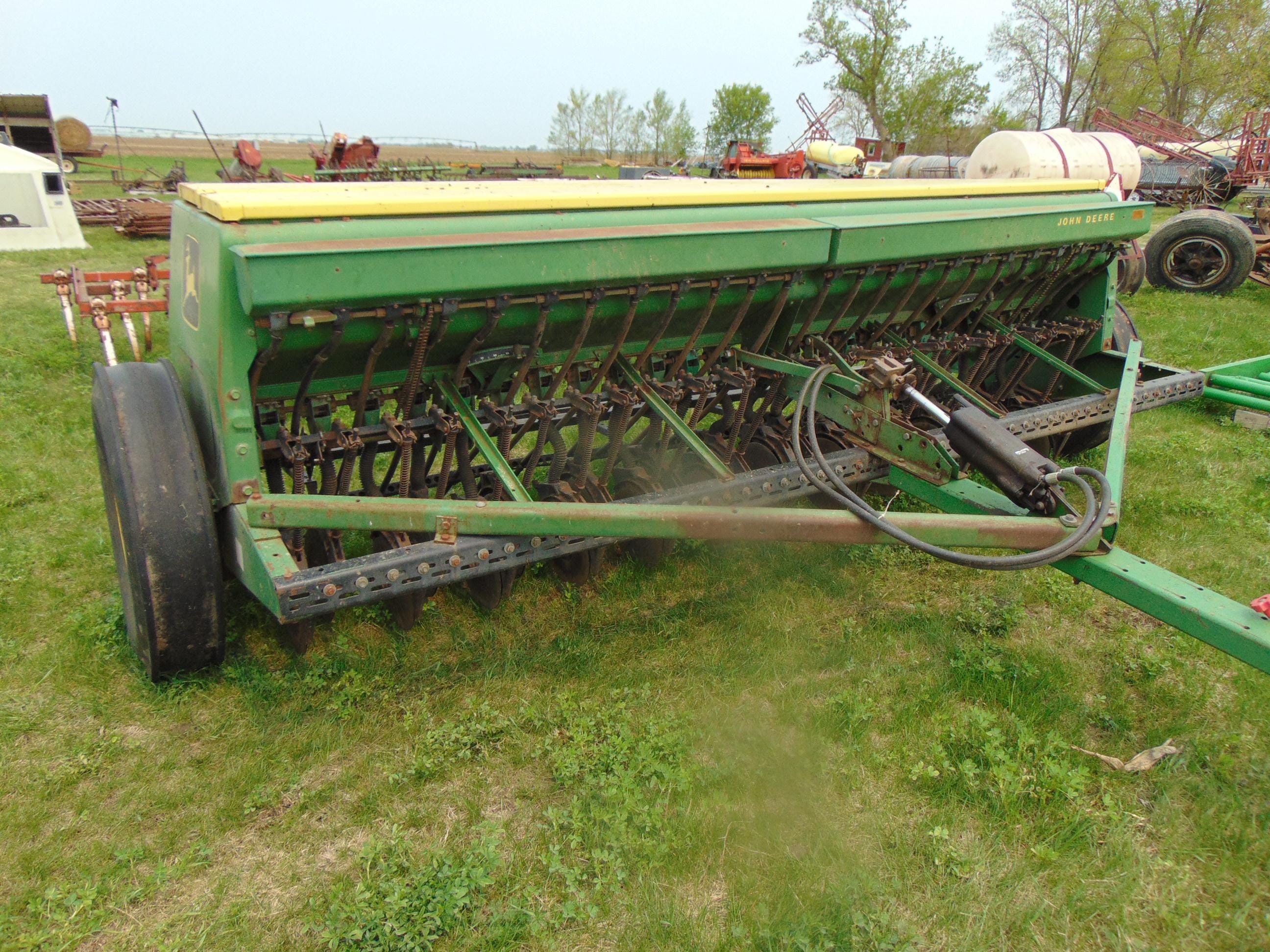 Main image John Deere 8300