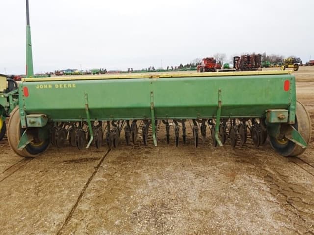 Image of John Deere 8300 equipment image 3