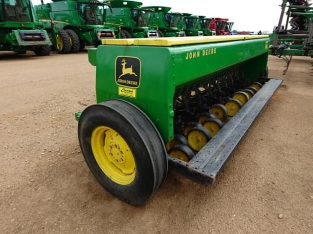 Image of John Deere 8300 equipment image 3