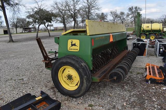 Image of John Deere 8300 equipment image 2