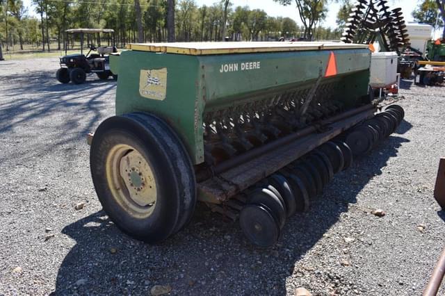 Image of John Deere 8300 equipment image 3