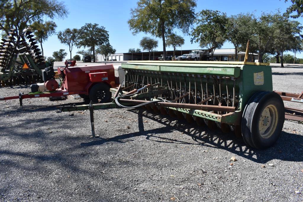 Image of John Deere 8300 Primary image