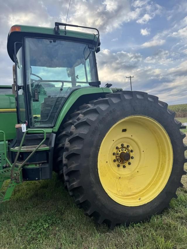 Image of John Deere 8300 equipment image 3