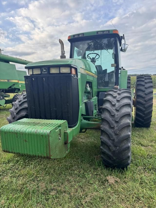 Image of John Deere 8300 equipment image 1