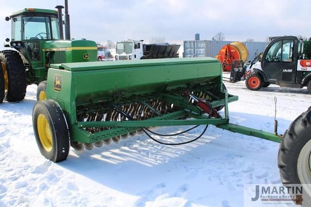 Image of John Deere 8350 equipment image 1