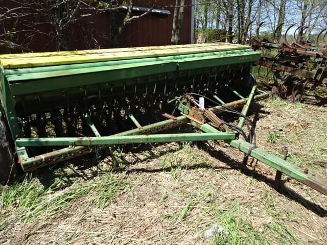 Image of John Deere 8350 equipment image 1