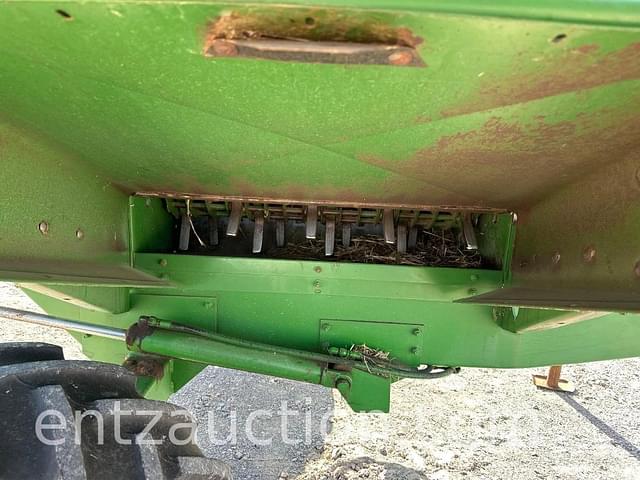 Image of John Deere 840 equipment image 3