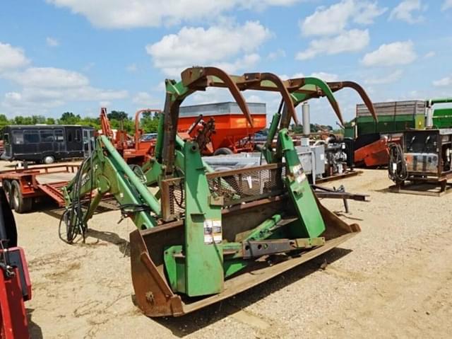 Image of John Deere 840 equipment image 1