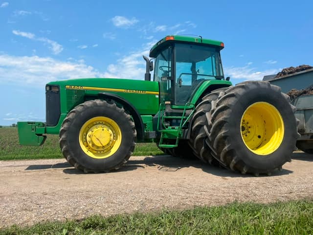 Image of John Deere 8400 equipment image 2