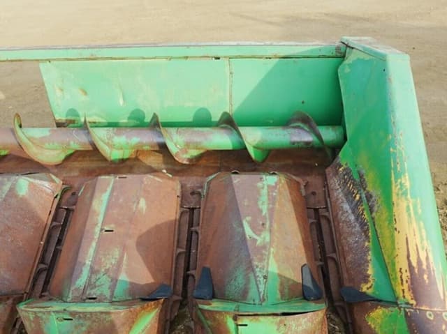 Image of John Deere 843 equipment image 3