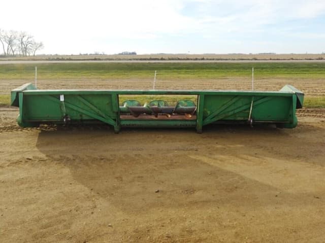 Image of John Deere 843 equipment image 1