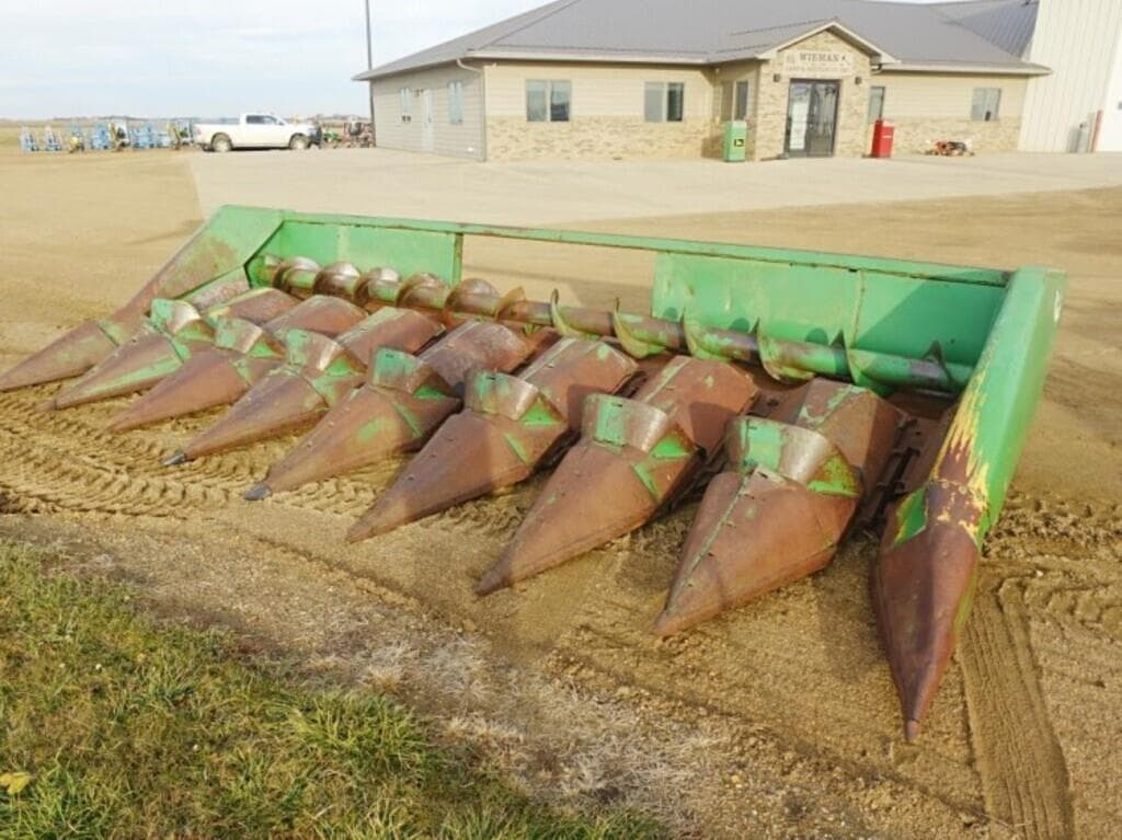 Image of John Deere 843 Primary image