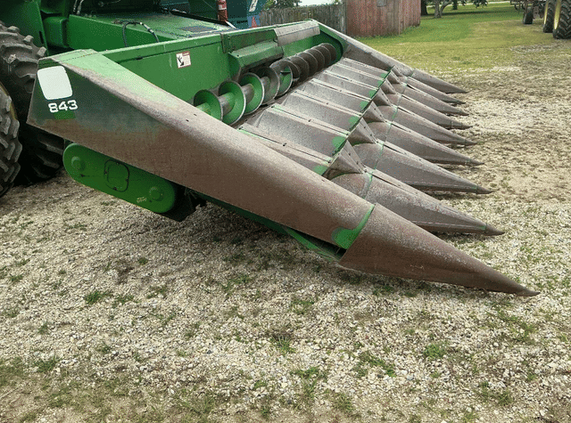 Image of John Deere 843 equipment image 1