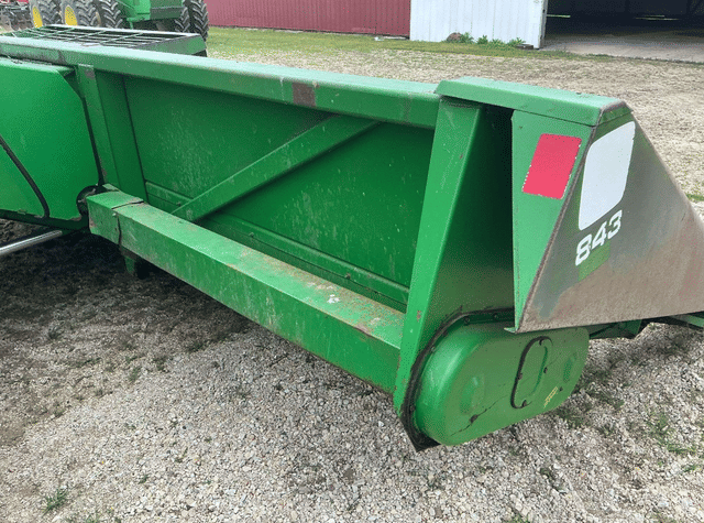 Image of John Deere 843 equipment image 4