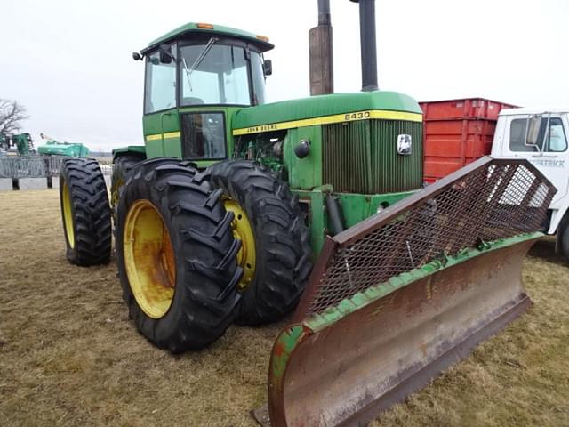 Image of John Deere 8430 equipment image 4