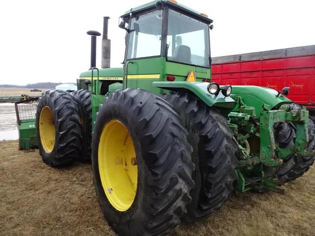 Image of John Deere 8430 equipment image 1