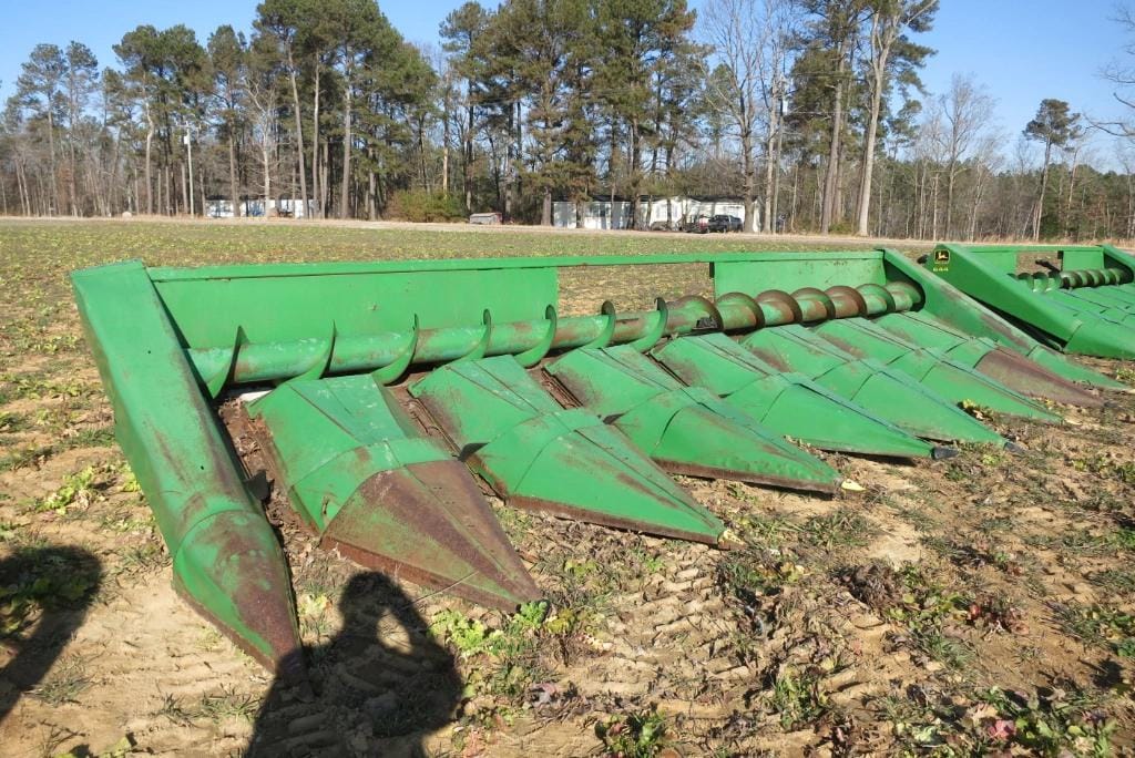 John Deere 844 Equipment Image0