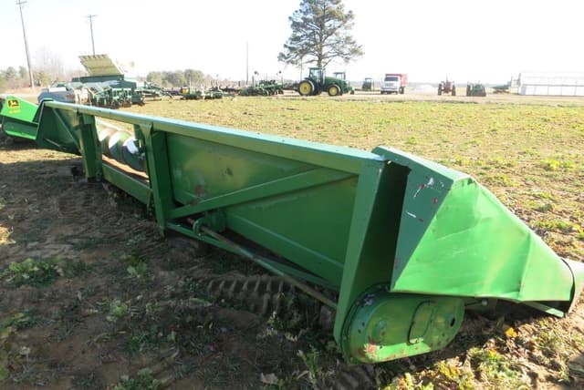 Image of John Deere 844 equipment image 3