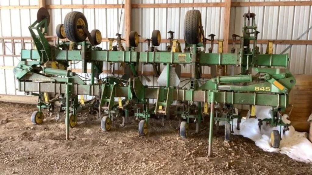 Main image John Deere 845