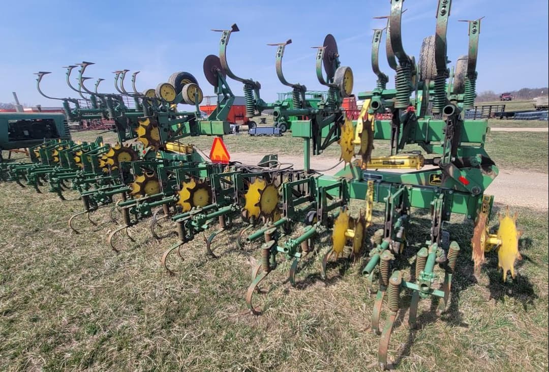 Image of John Deere 85 Image 1