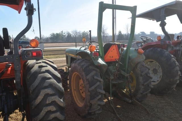 Image of John Deere 850 equipment image 1